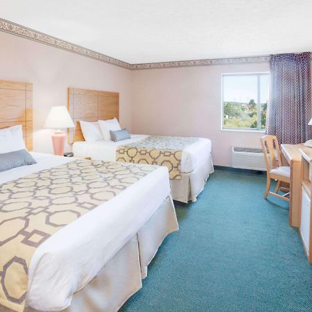 Baymont By Wyndham Traverse City Exterior photo