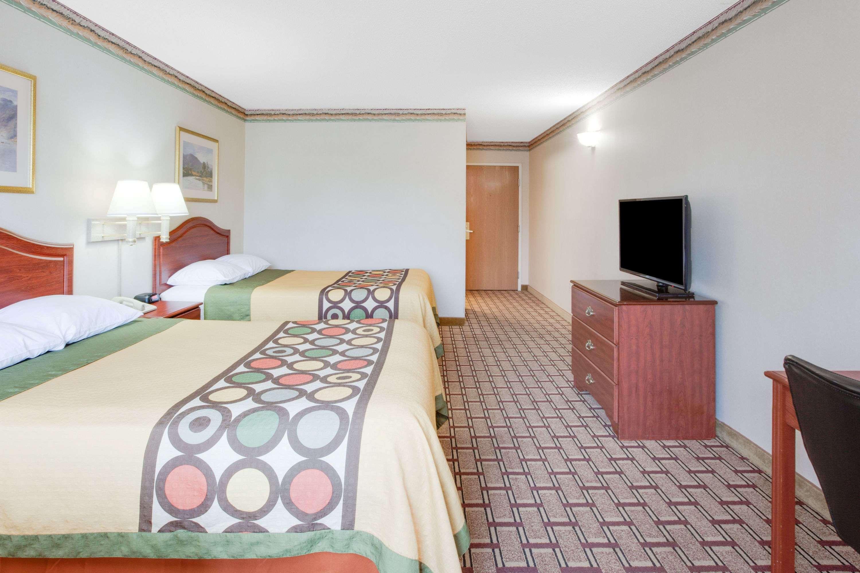 Baymont By Wyndham Traverse City Exterior photo