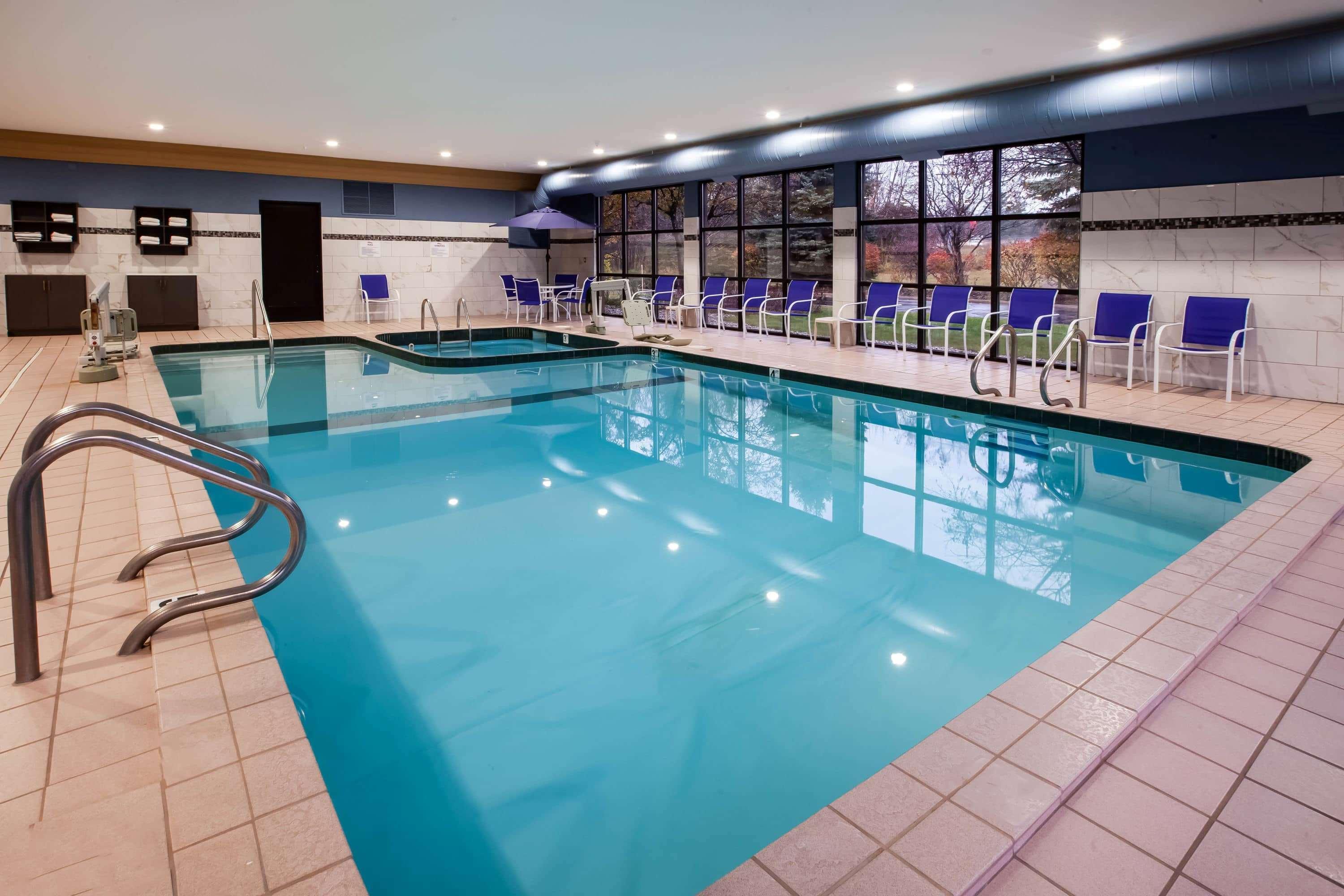Baymont By Wyndham Traverse City Exterior photo