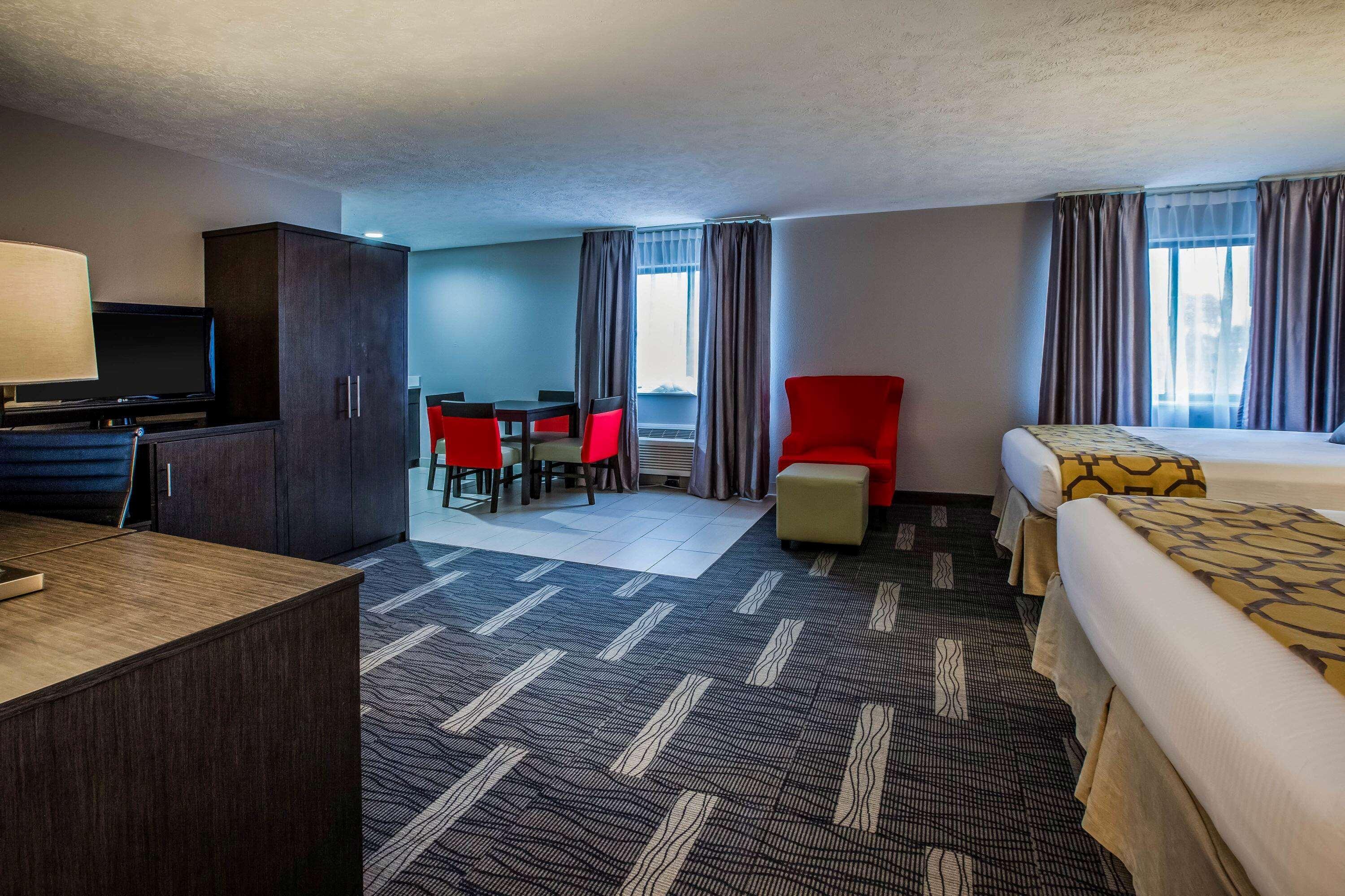 Baymont By Wyndham Traverse City Exterior photo