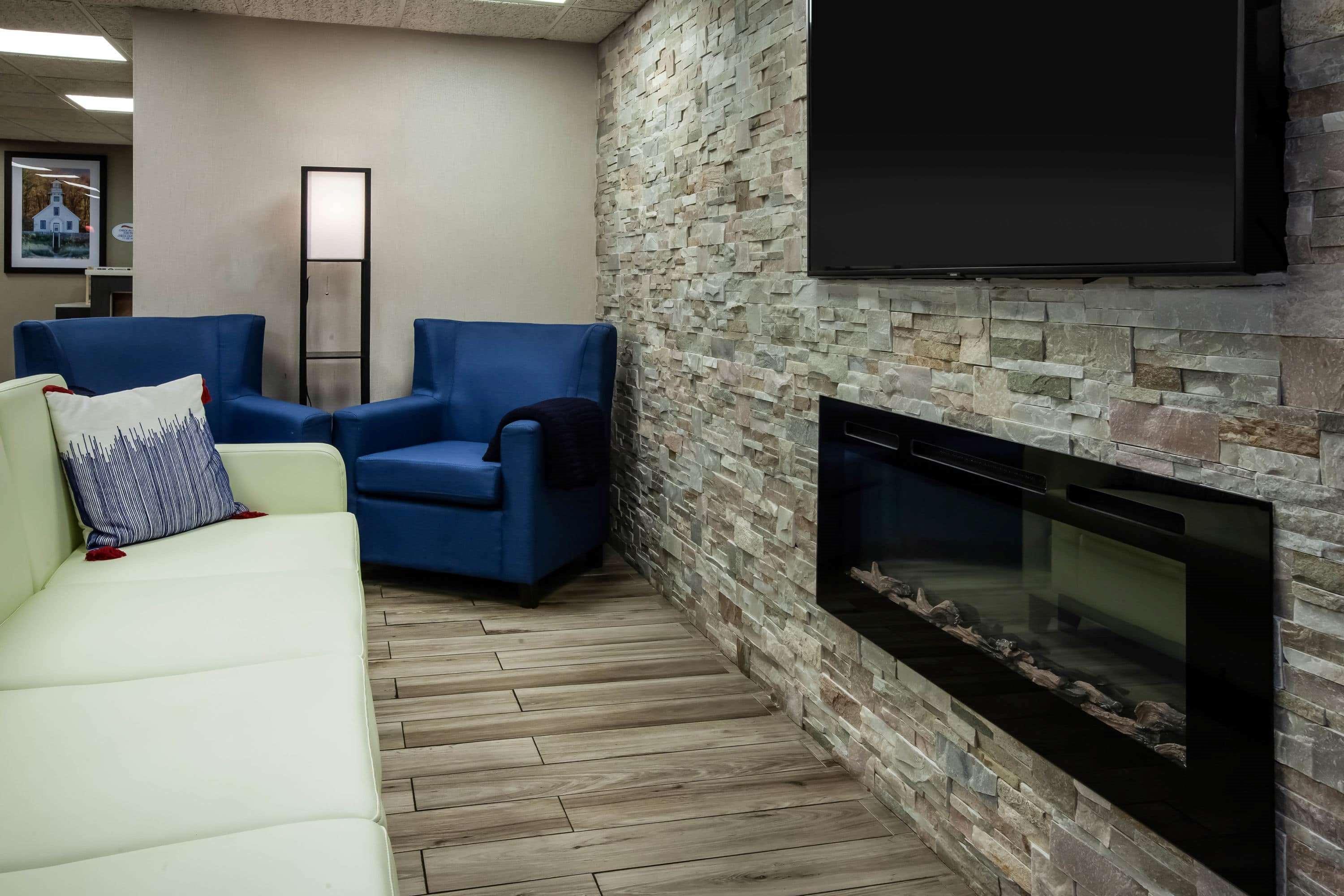 Baymont By Wyndham Traverse City Exterior photo